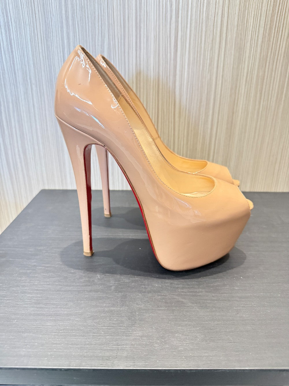 Christian Louboutin Lady Peep 150 Nude Patent Leather Platform Pumps|25
