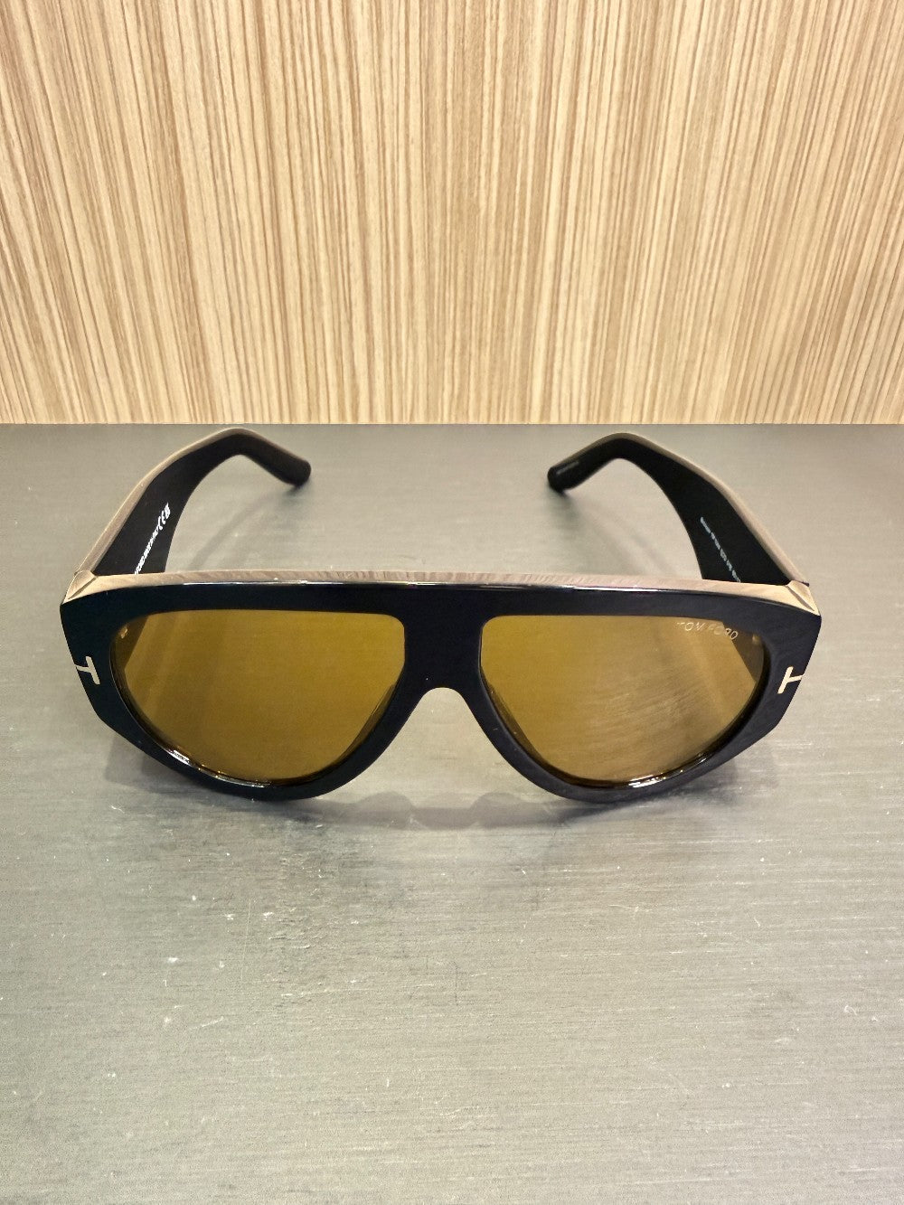 Tom Ford Bronson TF1044 01E Oversized Aviator Sunglasses Size 60-12-140 – Shiny Black / Amber|415