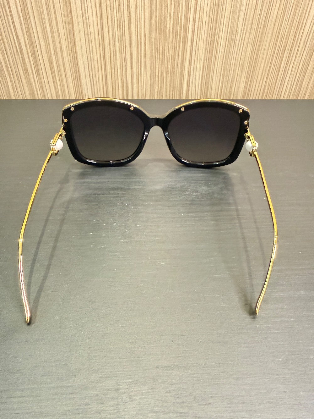 Product Name  Louis Vuitton Z1891U Pearl Accent Cat-Eye Sunglasses Black/Gold 60-19|373