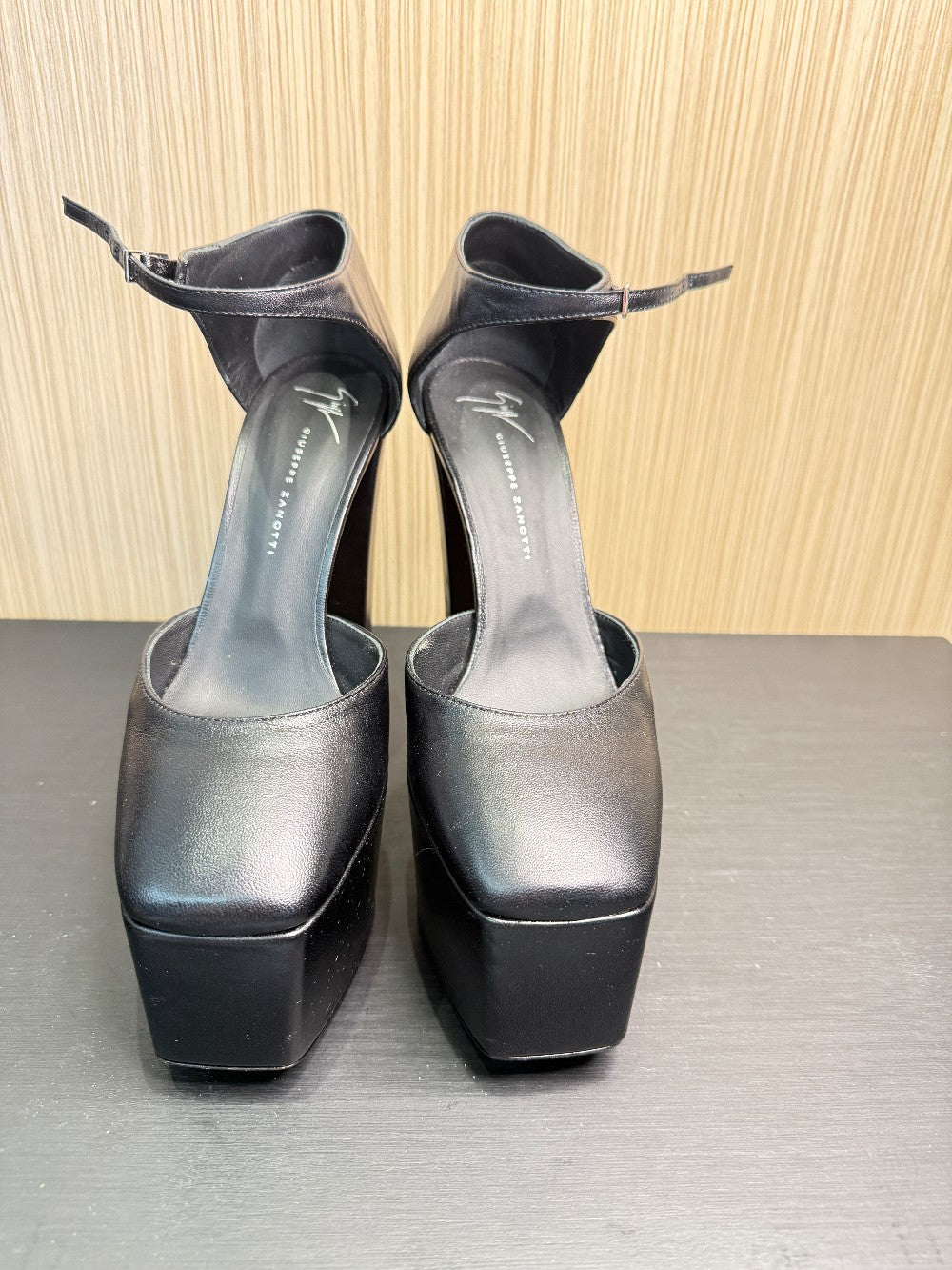Giuseppe Zanotti Black Leather Platform Ankle Strap Pumps Size 39|219