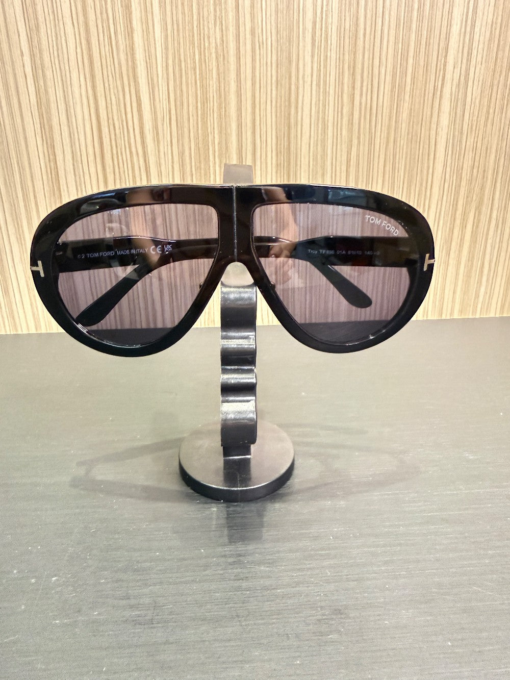 Tom Ford Troy TF836 01A Aviator Shield Sunglasses Size 61-10-140 – Shiny Black|402