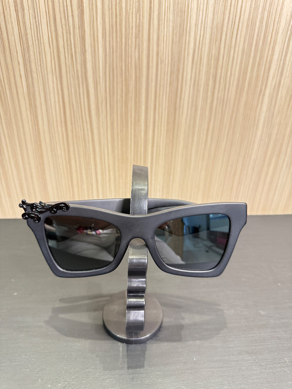 Dolce & Gabbana DG Oversized Cat-Eye Sunglasses – Black|396