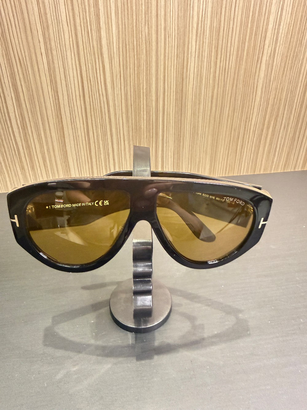 Tom Ford Bronson TF1044 01E Oversized Aviator Sunglasses Size 60-12-140 – Shiny Black / Amber|410