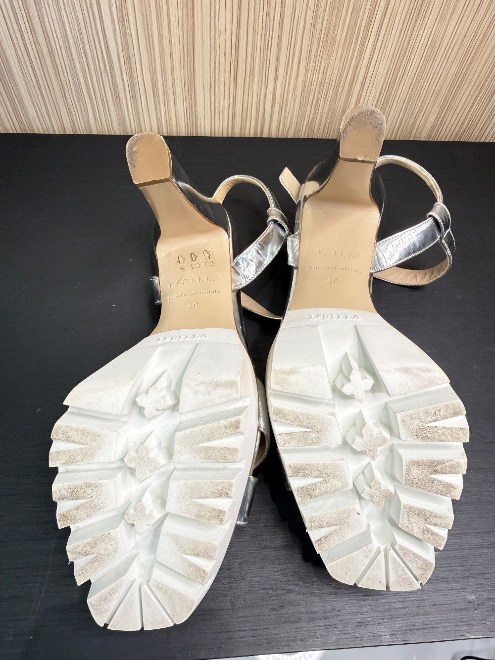 Le Silla Silver Metallic Leather Platform Sandals Size 40|210