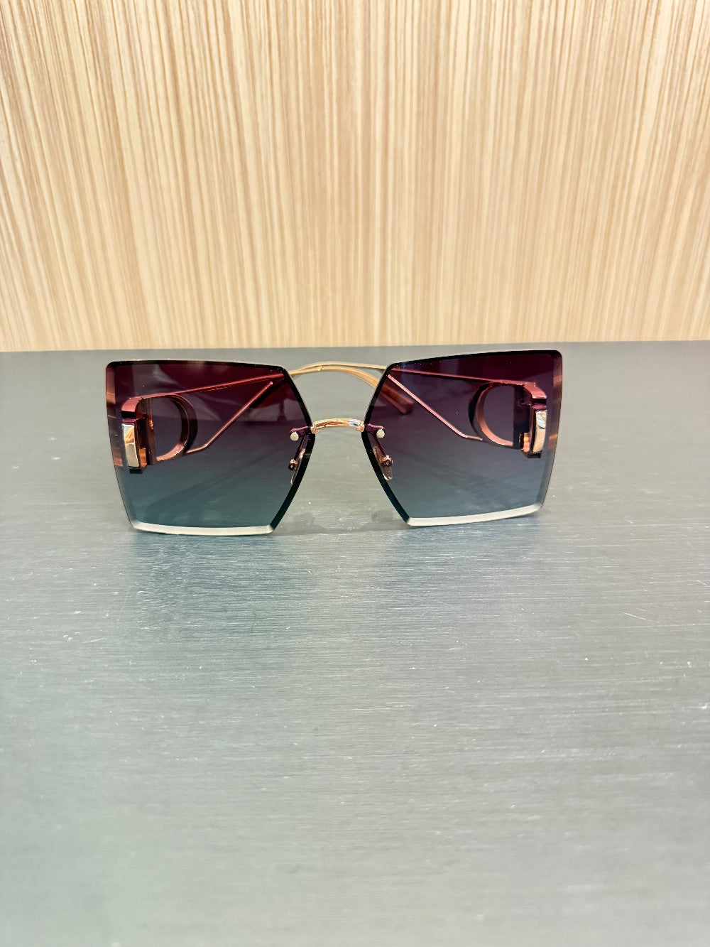 Christian Dior 30Montaigne S2U Oversized Rimless Square Sunglasses – Rose Gold / Burgundy Gradient|390