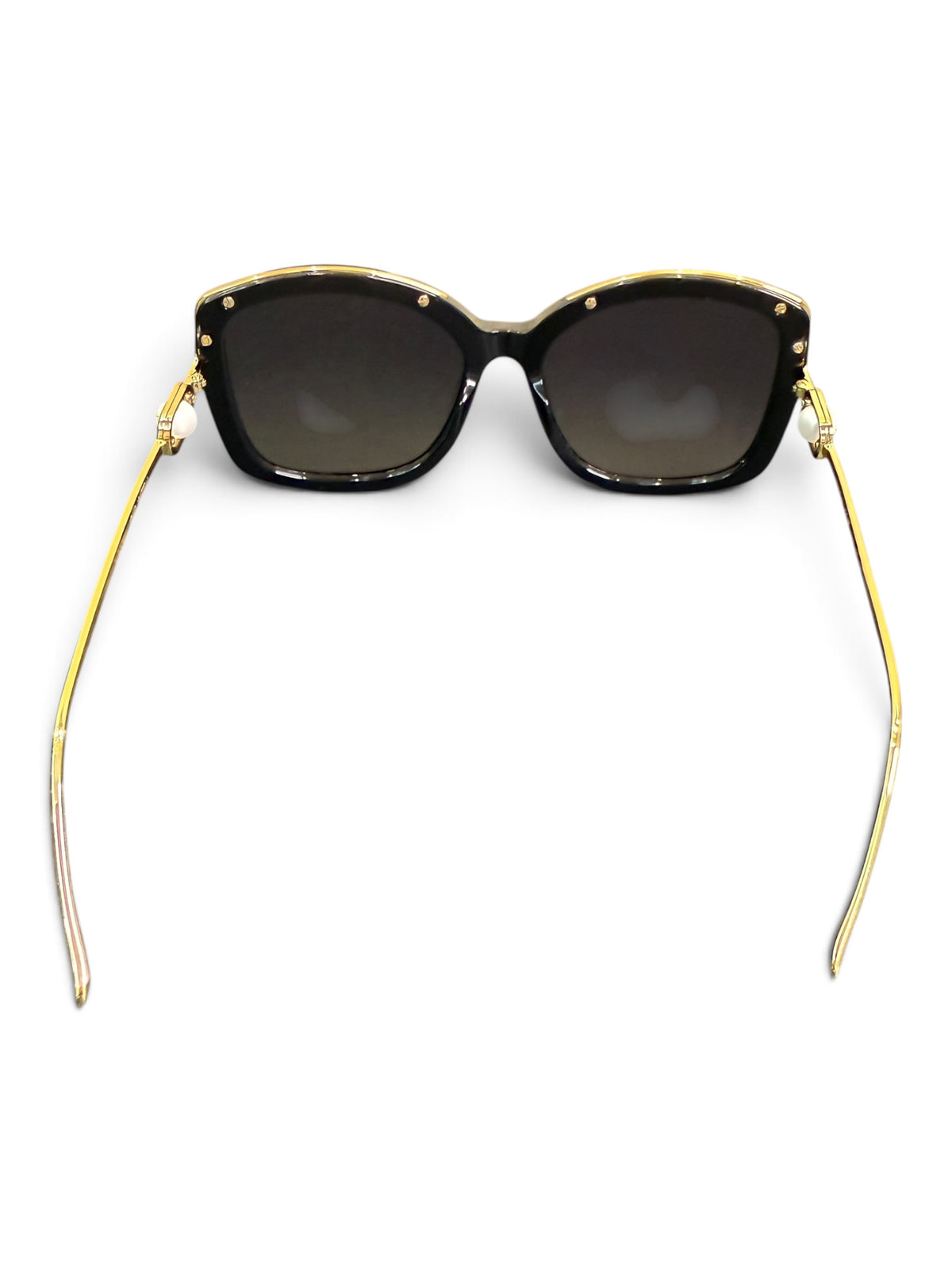 Product Name  Louis Vuitton Z1891U Pearl Accent Cat-Eye Sunglasses Black/Gold 60-19