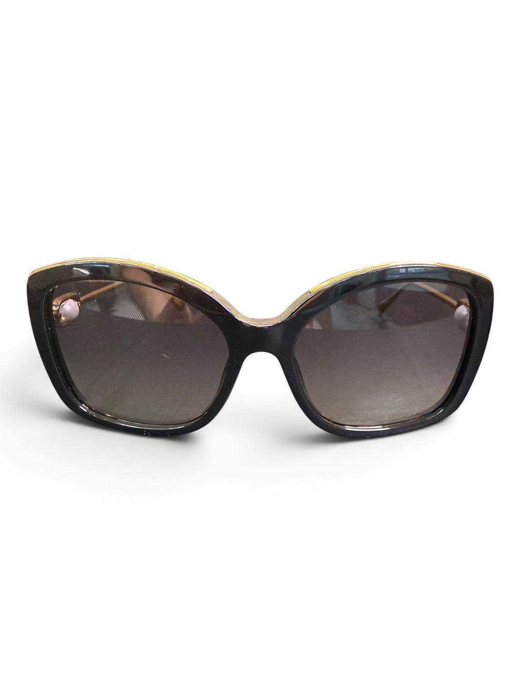 Product Name  Louis Vuitton Z1891U Pearl Accent Cat-Eye Sunglasses Black/Gold 60-19