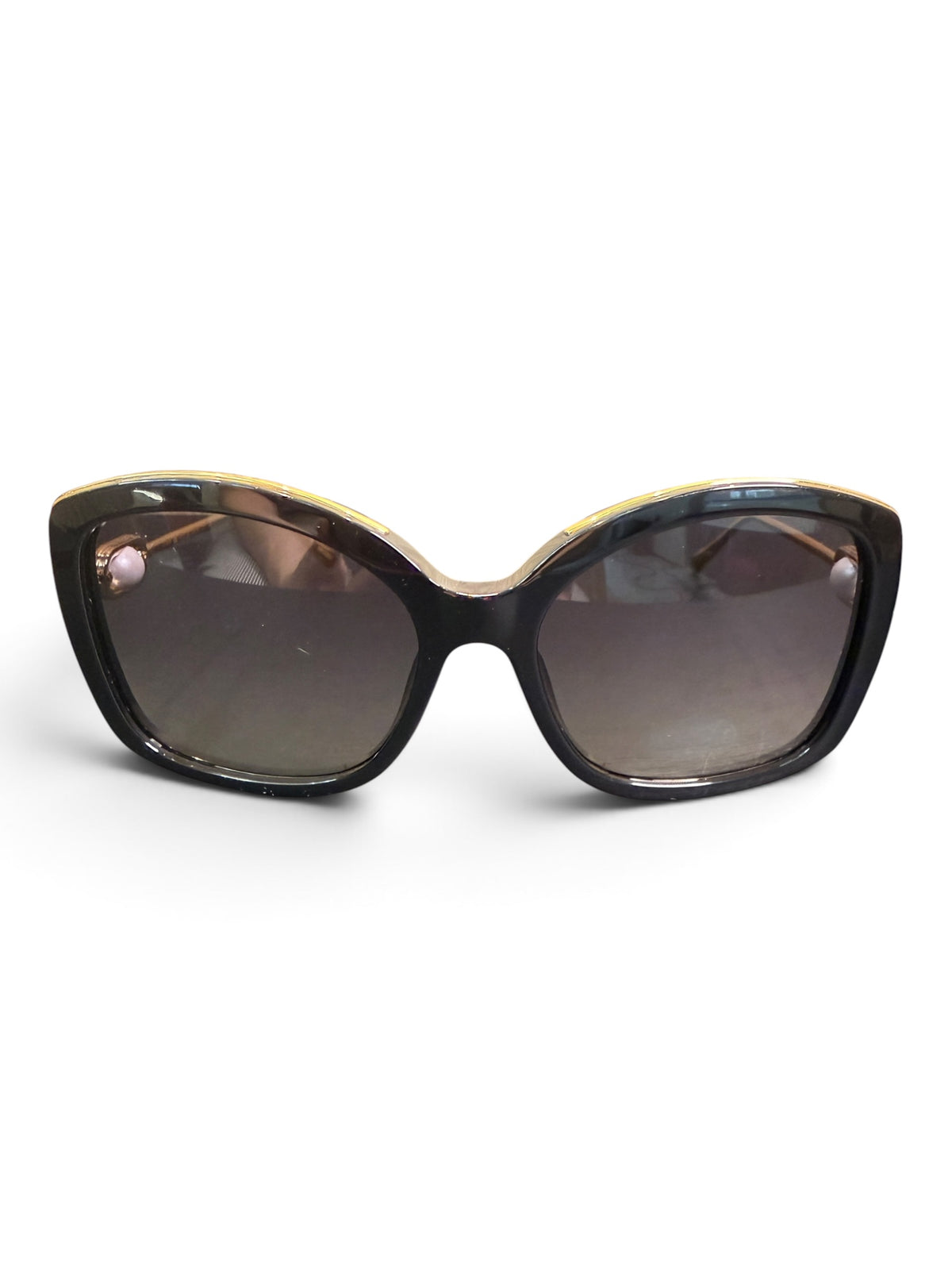 Product Name  Louis Vuitton Z1891U Pearl Accent Cat-Eye Sunglasses Black/Gold 60-19