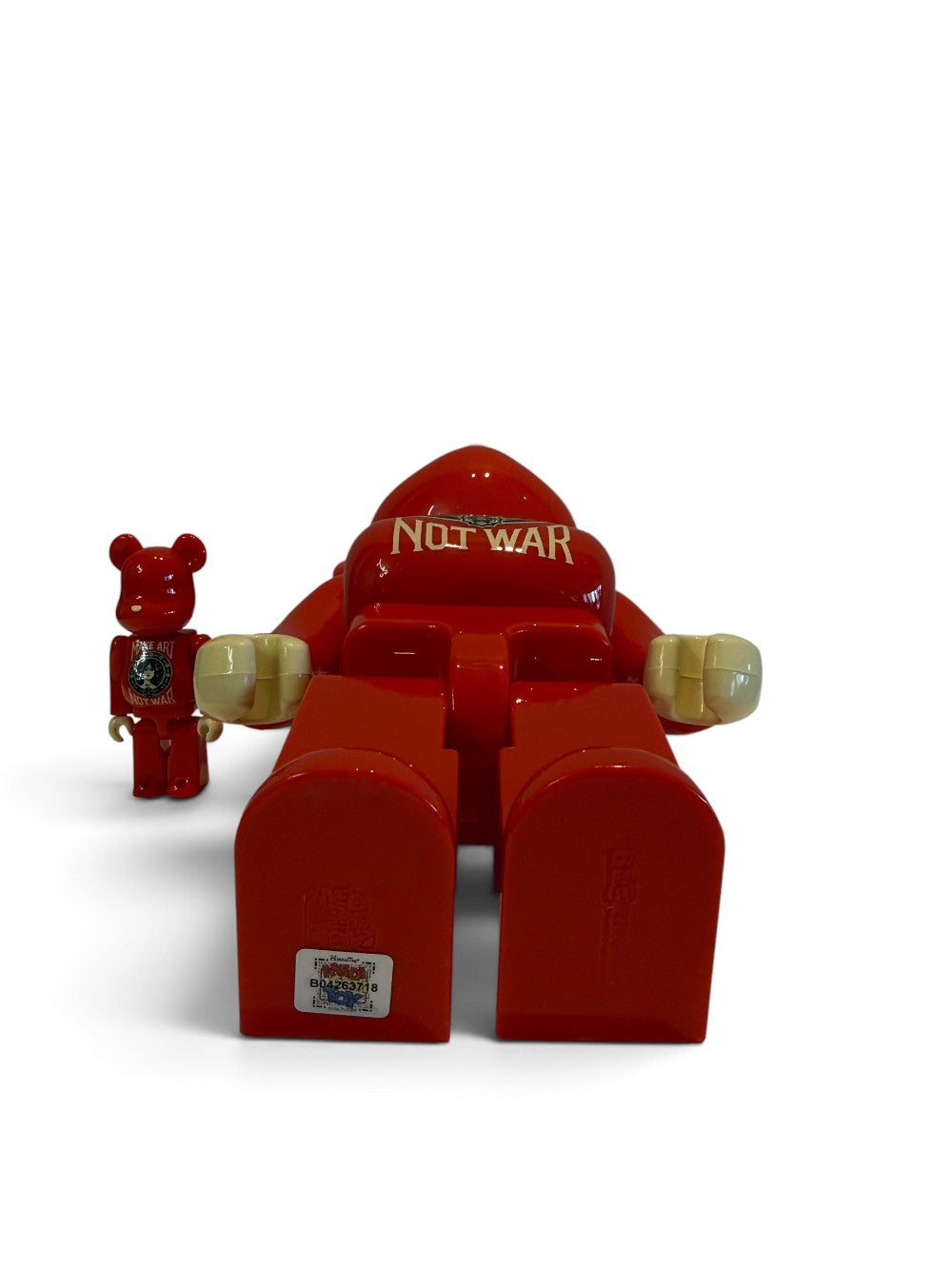 BE@RBRICK × Shepard Fairey OBEY “Make Art Not War” Red 100% & 400% Set|643