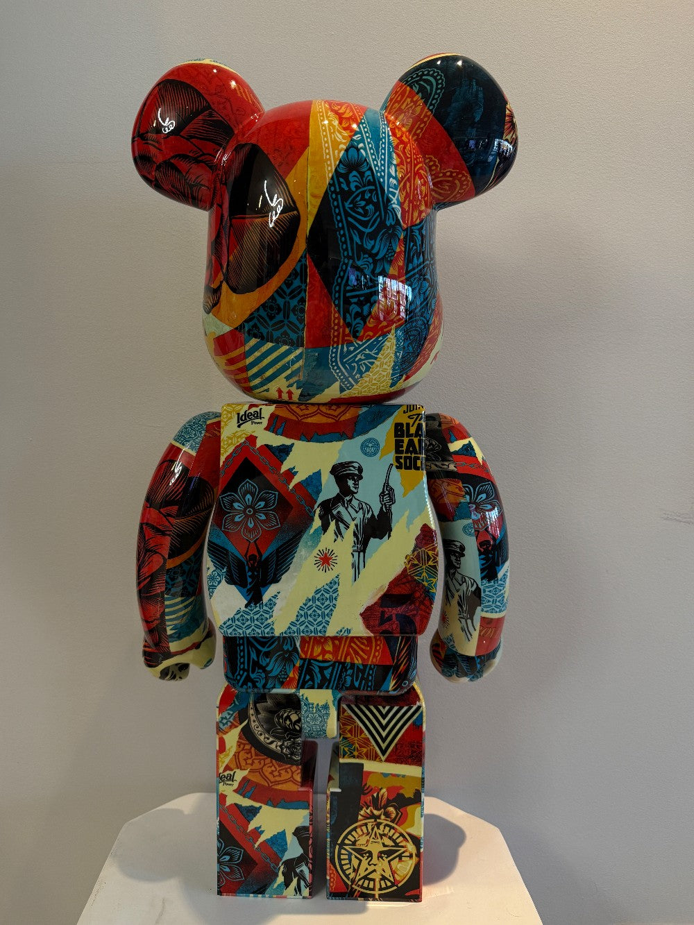 BE@RBRICK Shepard Fairey DCON 2023 Exclusive 1000%|605