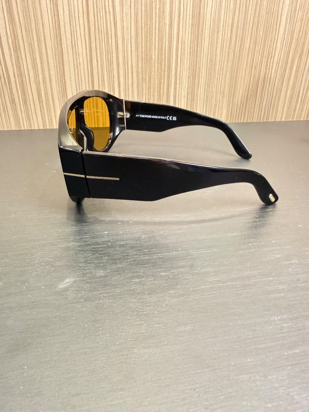 Tom Ford Bronson TF1044 01E Oversized Aviator Sunglasses Size 60-12-140 – Shiny Black / Amber|413