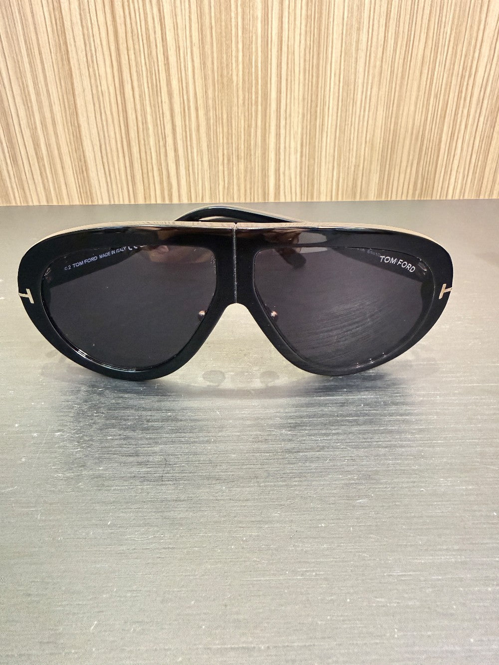 Tom Ford Troy TF836 01A Aviator Shield Sunglasses Size 61-10-140 – Shiny Black|407