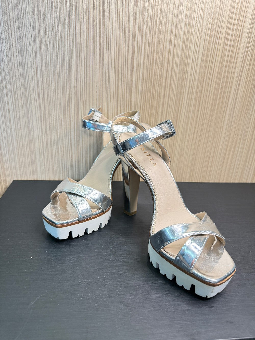 Le Silla Silver Metallic Leather Platform Sandals Size 40|208