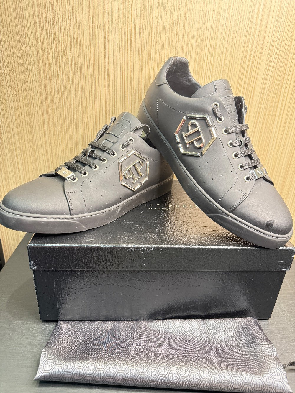 Philipp Plein Black Leather Hexagon Logo Sneakers – Size 44|145