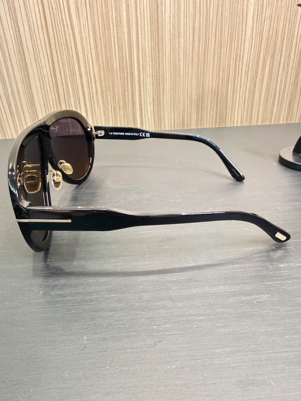 Tom Ford Troy TF836 01A Aviator Shield Sunglasses Size 61-10-140 – Shiny Black|405