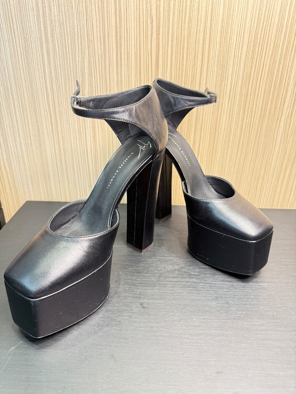 Giuseppe Zanotti Black Leather Platform Ankle Strap Pumps Size 39|222